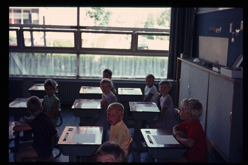36.Delft aug 1969 Brigitte,Marion.JPG